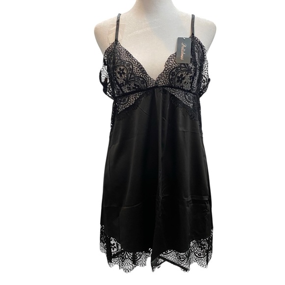 PRETISHOWS Women's size L Black Satin Chemise Lace Trim and Adjustable Strap NWT - Picture 1 of 8
